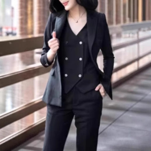 Women's Suit Commuter Drape Suit